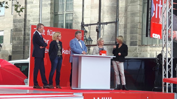 v.l.n.r.: Uli Maly, Natascha Kohnen, Martin Burkert, Gabriela Heinrich, Moderatorin