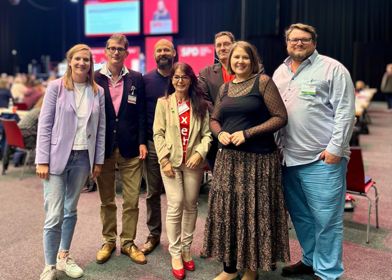 Die Delegation der DL21 Bayern auf dem Landesparteitag (v.l.n.r. Carmen Wegge, MdB, Raoul Koether, Matthias Bonigut, Anja König, Philipp Graßl, Dr. Carolin Wagner, MdB, Benjamin Lettl)